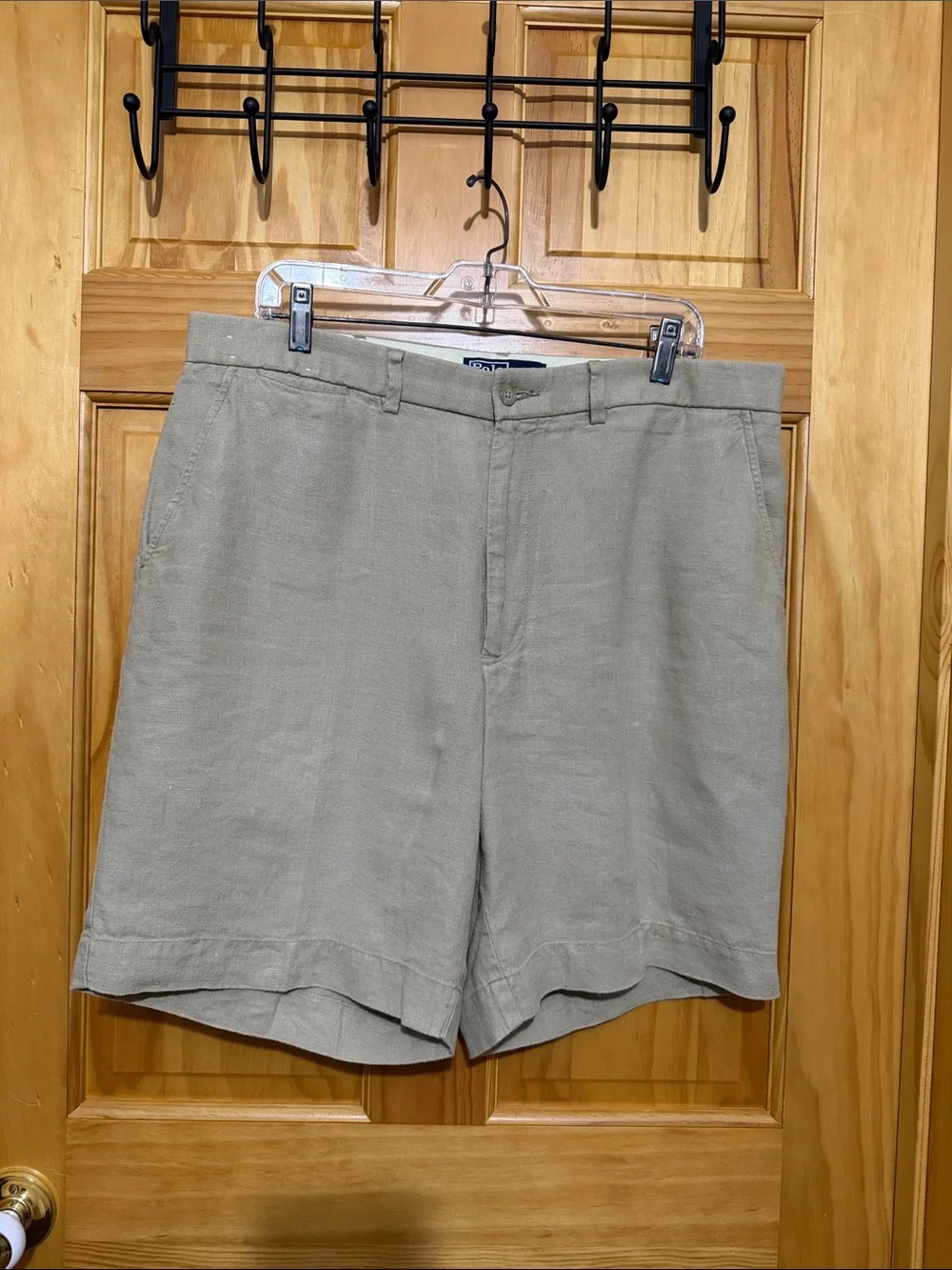 Polo Ralph Lauren Men’s Linen Flat Front Shorts in Khaki, Size 36.